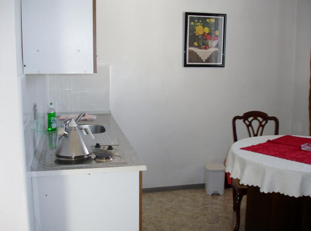 Tiffany Pension Bled Quarto foto
